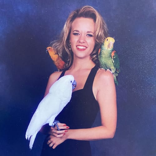 Wendy-with-Parrots-500-x-500